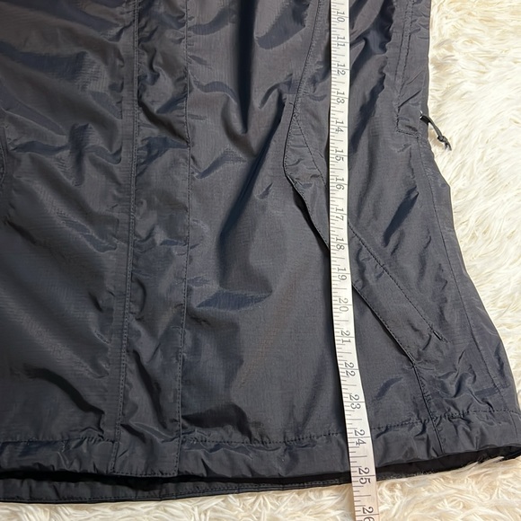 The North Face HyVent Women’s Size Small Removable Hood Black Nylon Raincoat - Picture 8 of 9